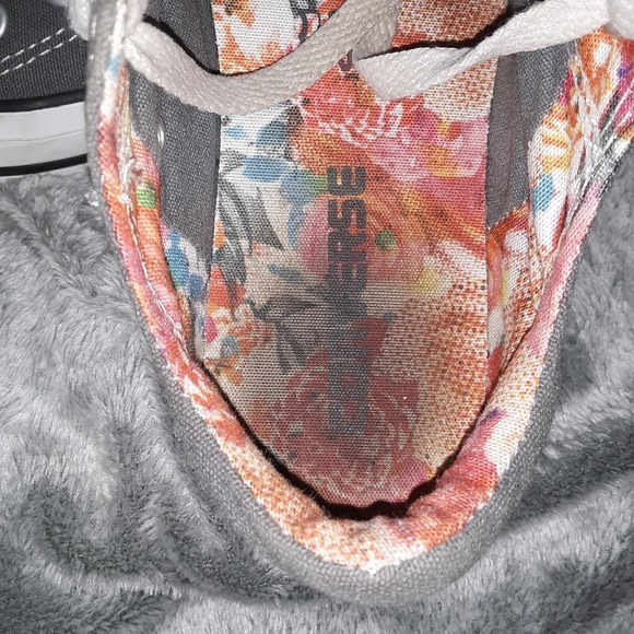 Converse - Picture 3 of 4